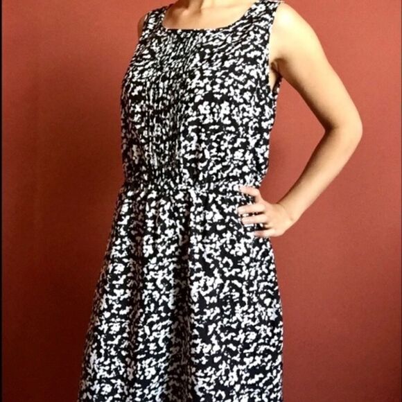MNG by Mango Dress Women Size 10 Sheath Sleeveless Geo Print Pleated - Picture 1 of 8